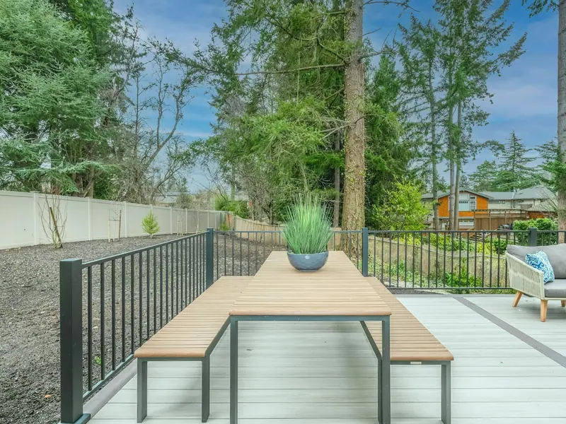 Composite deck with black aluminum railing